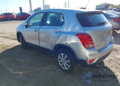 2017 Chevrolet Trax Ls z USA, uszkodzony, nr VIN KL7CJKSB2HB229698